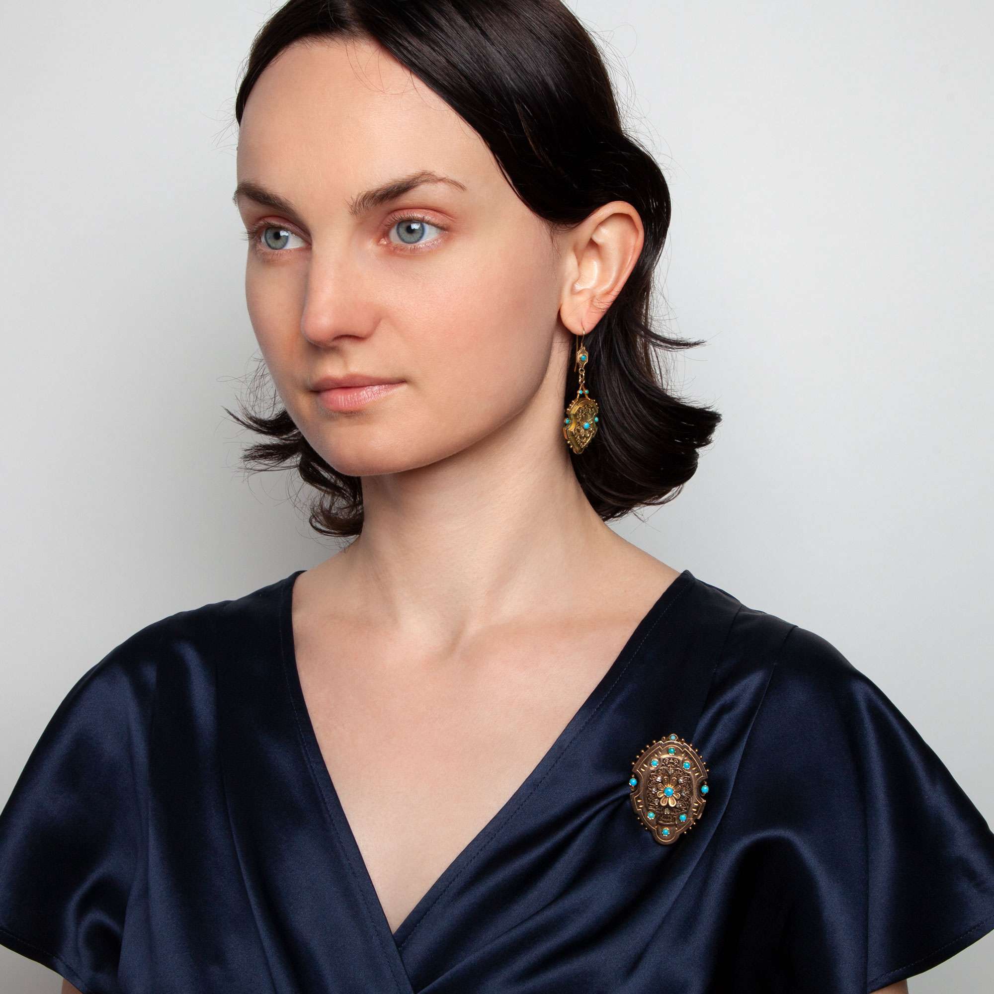614797-hofer-antikschmuck-Antike-Demi-Parure-mit-Tuerkisen-und-Diamanten-in-Gold-um-1875-Amor-Ornamenti_7