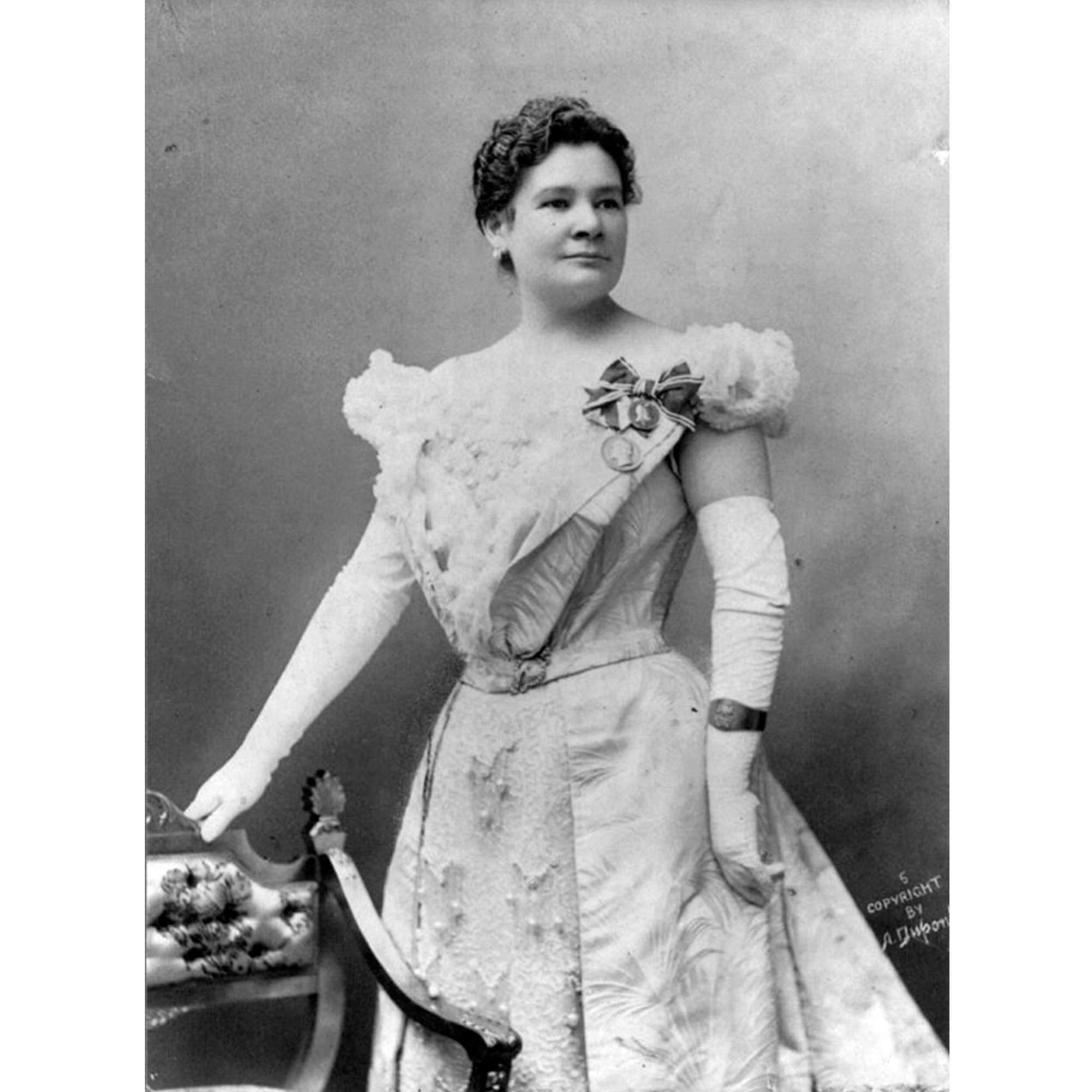 616121-hofer-antikschmuck-Grosses-goldenes-Medaillon-mit-Spiegel-datiert-1926_1