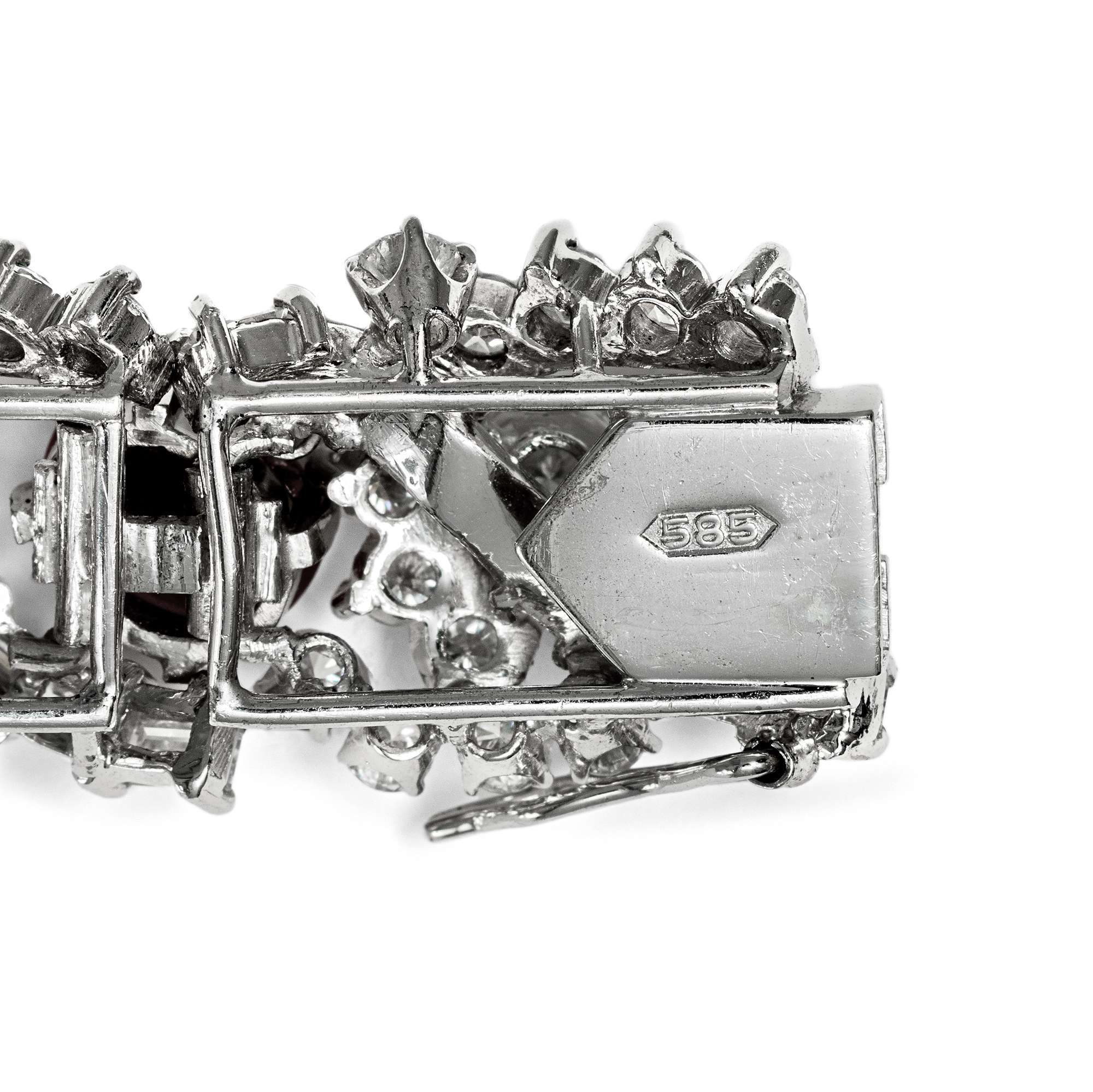 624365-hofer-antikschmuck-Vintage-Armband-mit-kostbaren-Rubinen-und-Diamanten-in-Weissgold-um-1970-Burma-unbehandelt_5