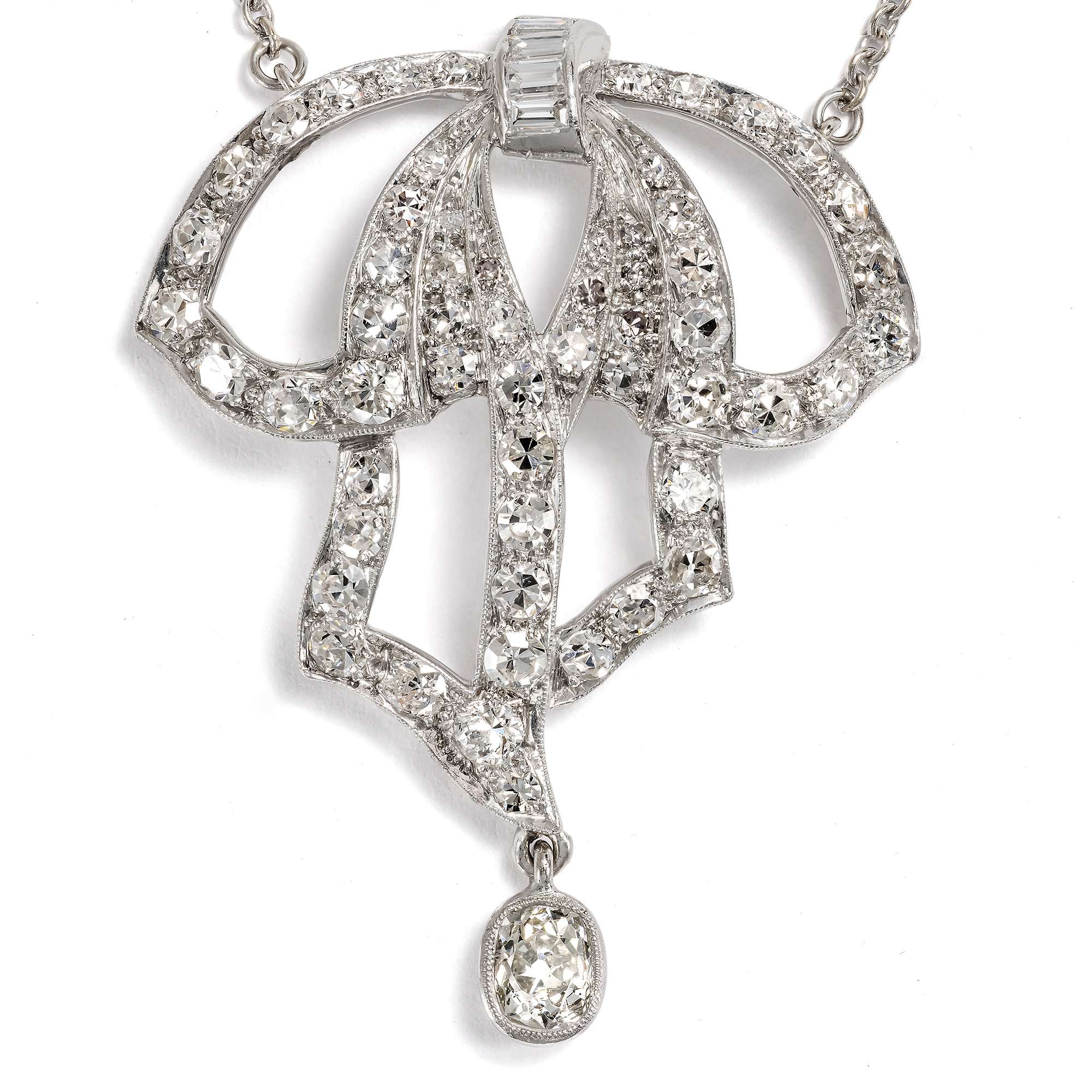 625839-hofer-antikschmuck-Glamouroeses-Art-Deco-Collier-mit-Diamanten-in-Weissgold-und-Platin-um-1935_1