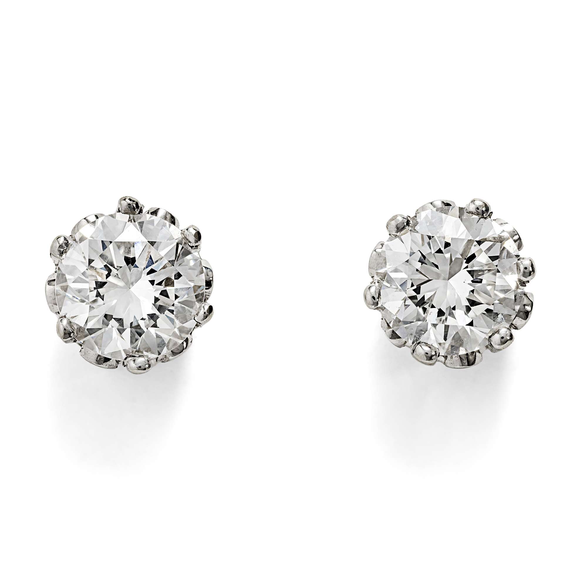 626396-hofer-antikschmuck-Zeitlose-Diamant-Ohrstecker-mit-1-25-ct-Brillanten-in-Weissgold-Wien-1960er-Jahre-Glanzpunkte