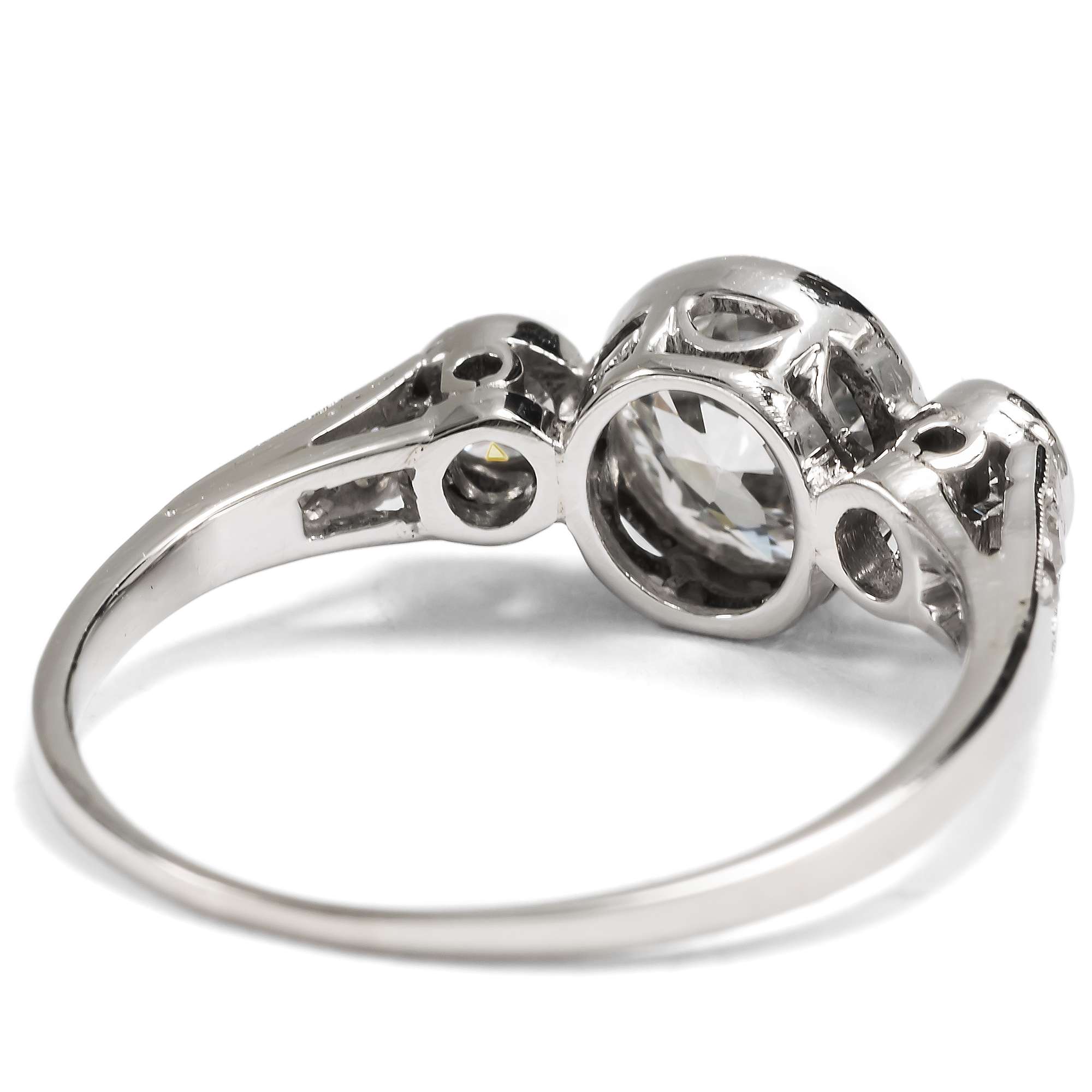 626414-hofer-antikschmuck-Antiker-Weissgoldring-mit-erstklassigen-Diamanten-Deutschland-um-1930-Sieben-auf-einen-Streich_3