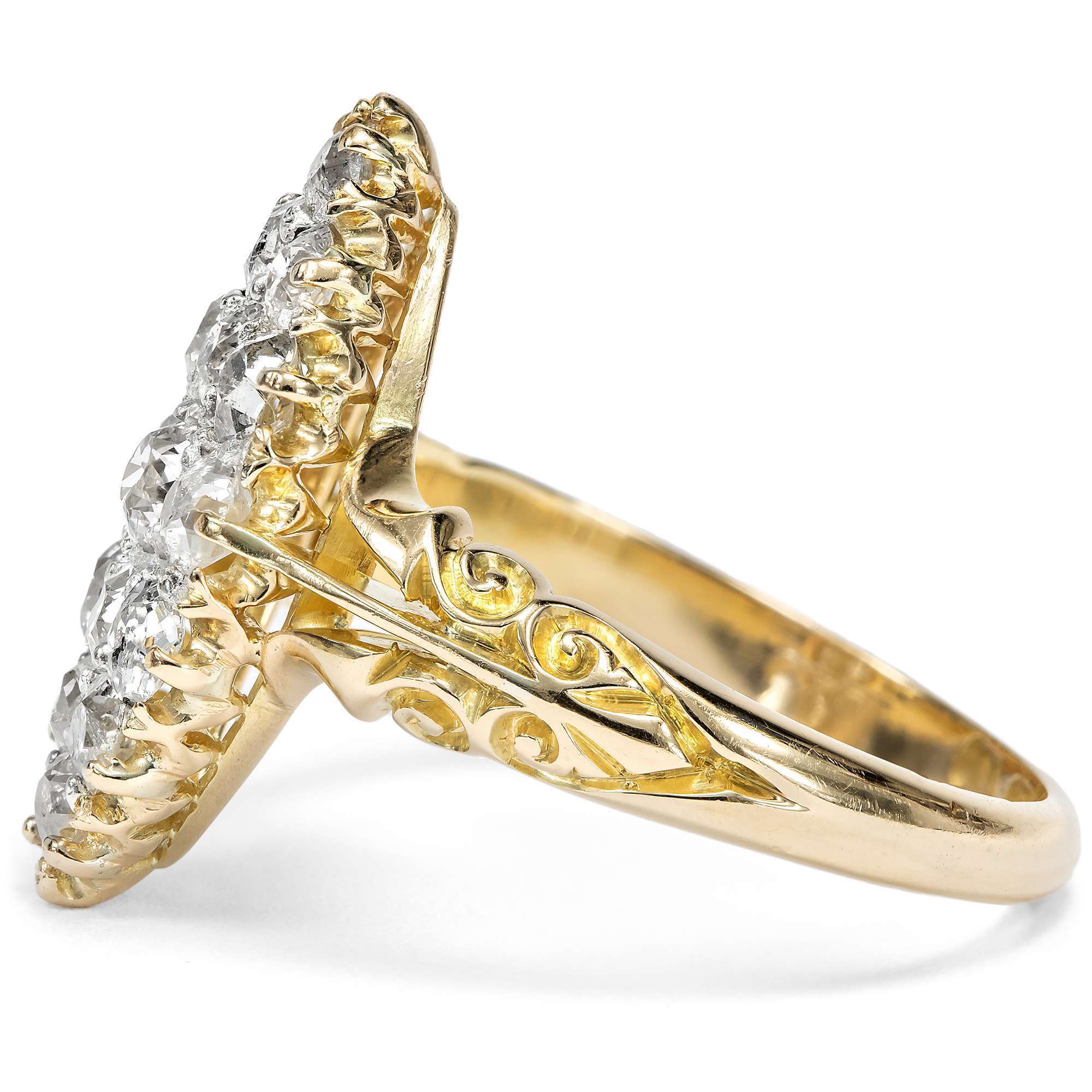 626587-hofer-antikschmuck-Viktorianischer-Schiffchenring-mit-Diamanten-im-Altschliff-England-um-1900-Karat-mit-Charakter_3