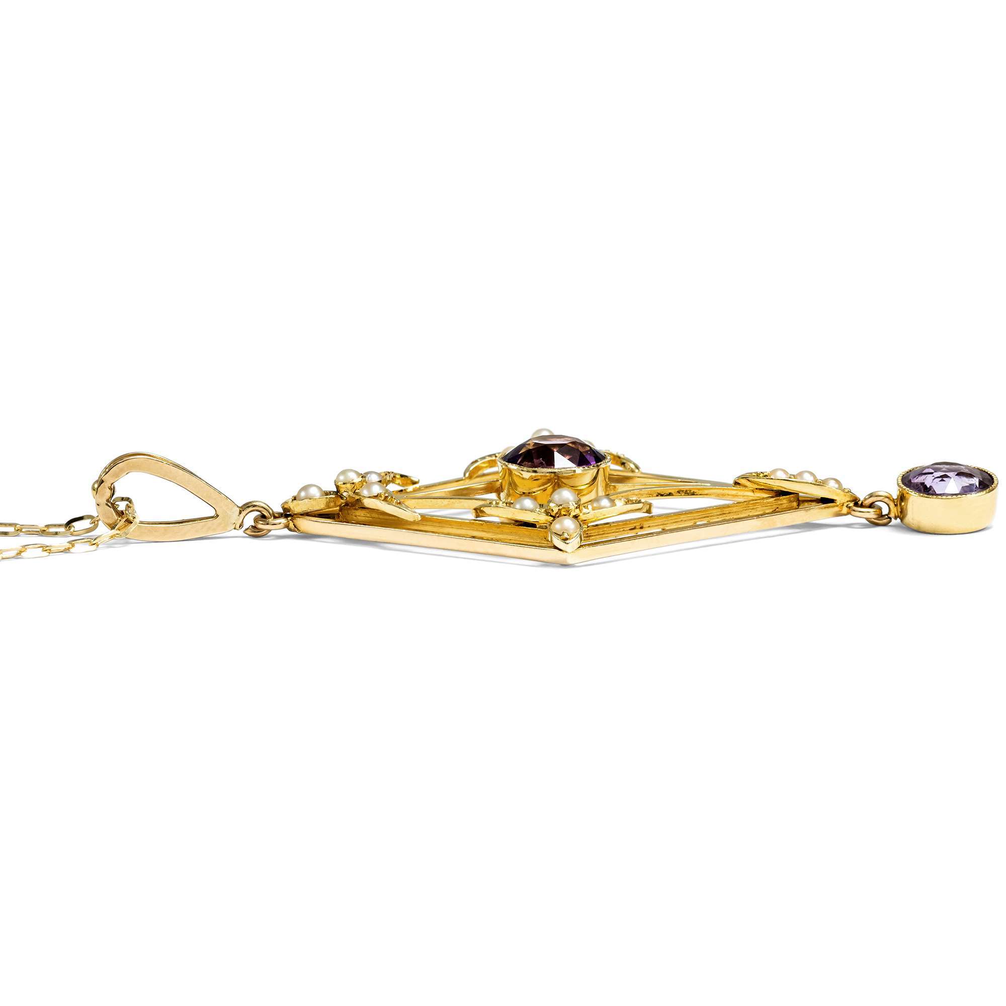 626736-hofer-antikschmuck-Antiker-Anhaenger-mit-Amethysten-und-Saatperlen-in-Gold-Grossbritannien-um-1905-Edwardian-Elegance_1