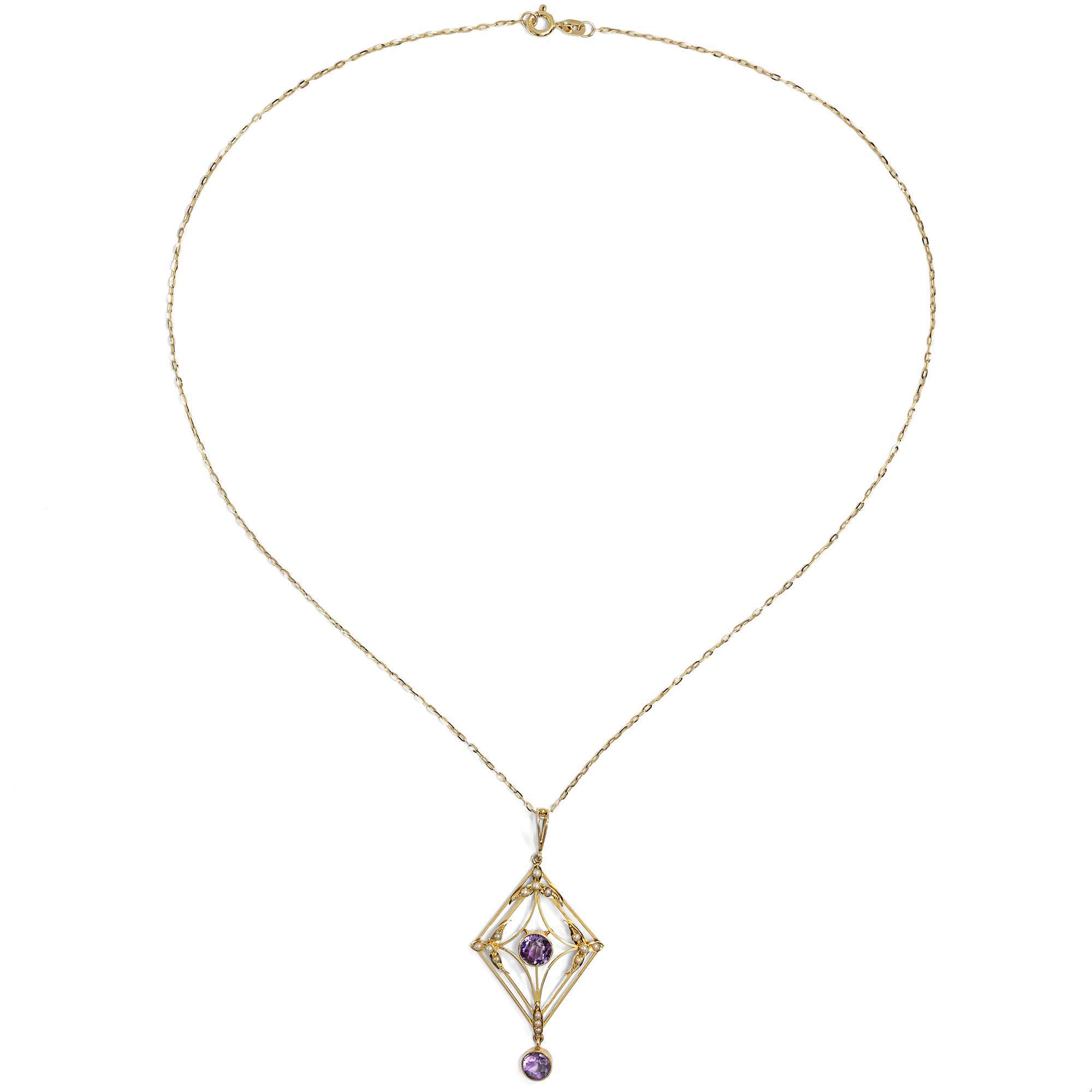 626736-hofer-antikschmuck-Antiker-Anhaenger-mit-Amethysten-und-Saatperlen-in-Gold-Grossbritannien-um-1905-Edwardian-Elegance_2